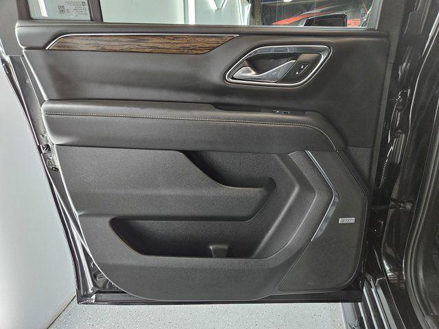 Photo of 2024 Black Chevrolet Suburban