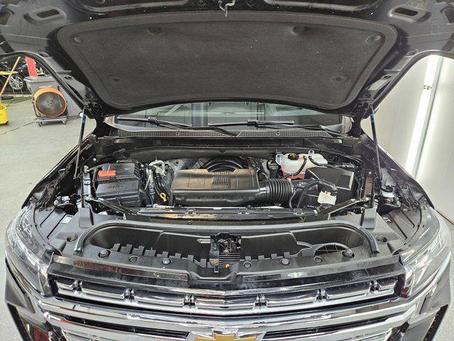 Photo of 2024 Black Chevrolet Suburban