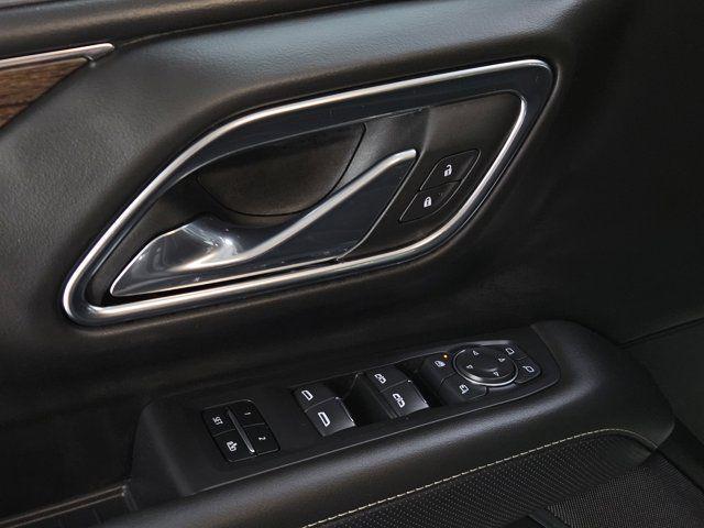 Photo of 2024 Black Chevrolet Suburban