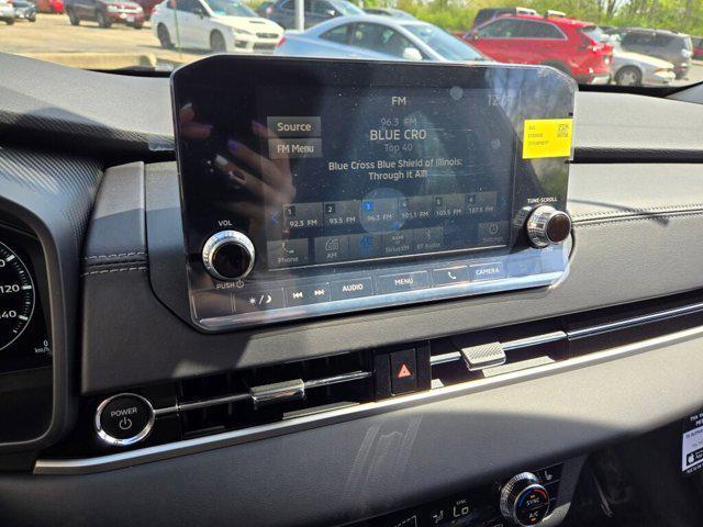Photo of 2025 Labrador Black Pearl Mitsubishi Outlander PHEV