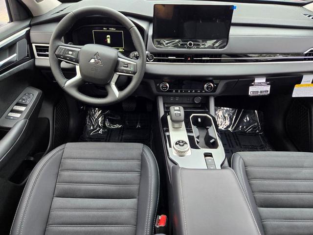 Photo of 2025 Graphite Gray Mitsubishi Outlander