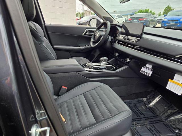 Photo of 2025 Graphite Gray Mitsubishi Outlander