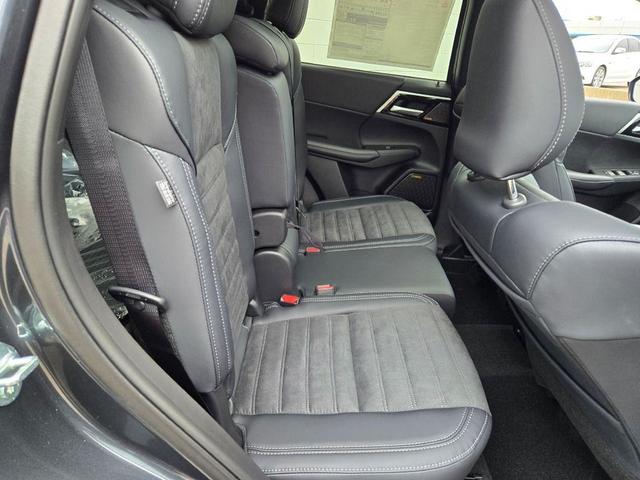 Photo of 2025 Graphite Gray Mitsubishi Outlander