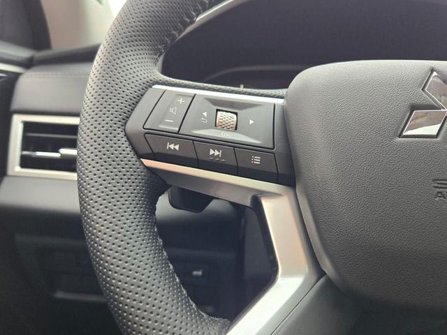 Photo of 2025 Graphite Gray Mitsubishi Outlander