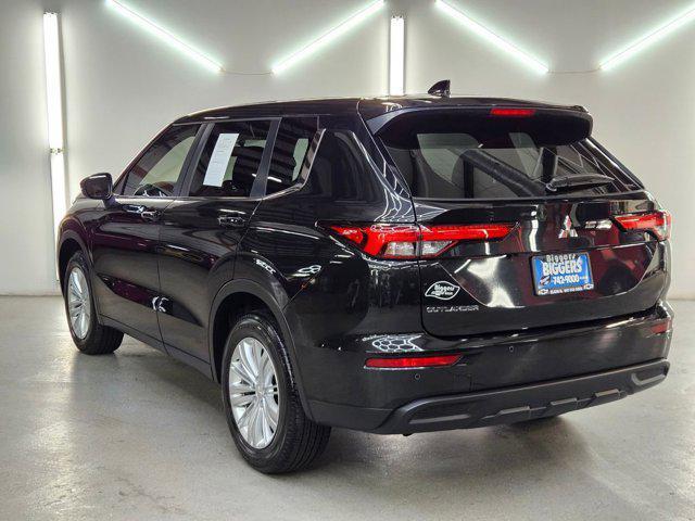 Photo of 2024 Black Mitsubishi Outlander