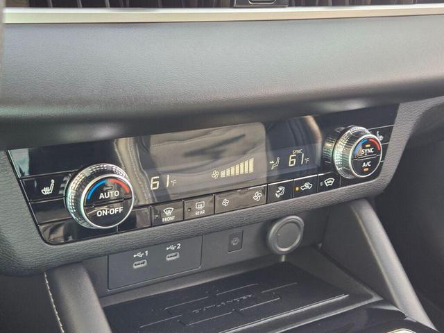 Photo of 2025 Black Diamond Mitsubishi Outlander