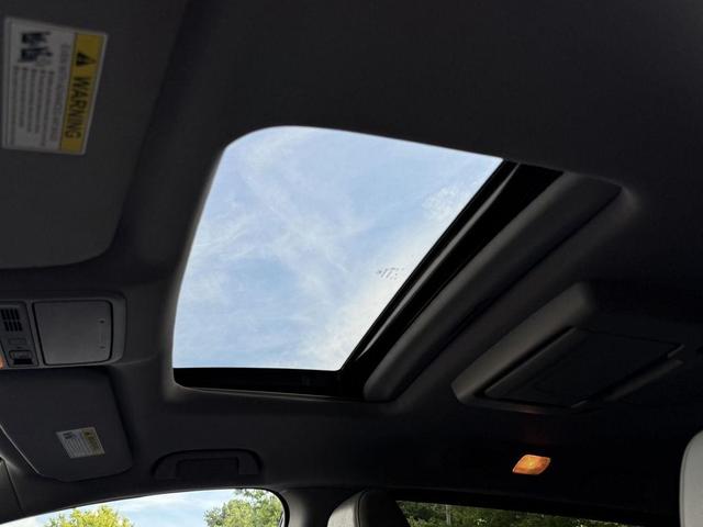 Photo of 2021 Obsidian Blue Pearl Honda Odyssey