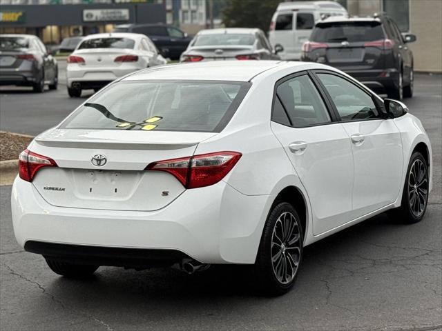 Photo of 2016 Super White Toyota Corolla