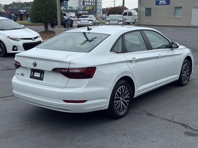 Photo of 2021 Pure White Volkswagen Jetta