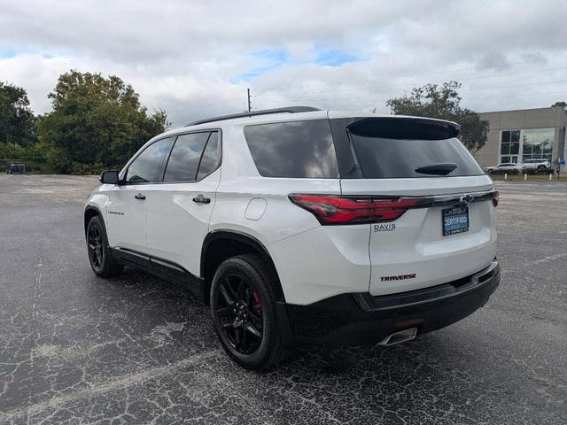 Photo of 2023 Iridescent Pearl Tricoat Chevrolet Traverse