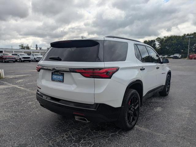 Photo of 2023 Iridescent Pearl Tricoat Chevrolet Traverse