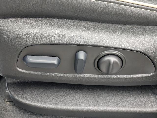 Photo of 2023 Iridescent Pearl Tricoat Chevrolet Traverse