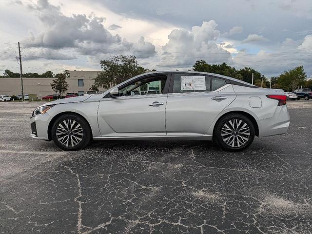 Photo of 2023 Brilliant Silver Metallic Nissan Altima
