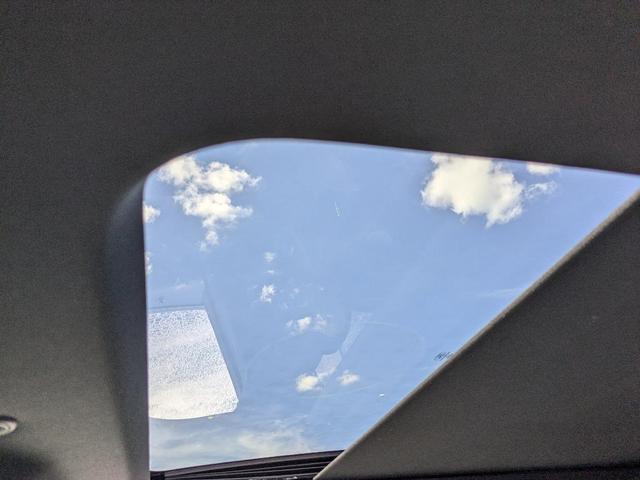 Photo of 2022 Iconic Silver Metallic Ford Explorer