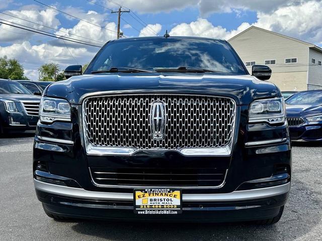 Photo of 2022 Infinite Black Metallic Clearcoat Lincoln Navigator