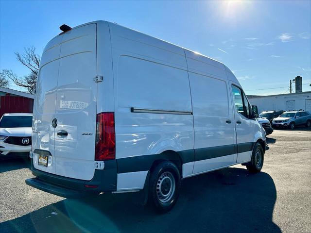 Photo of 2021 White Mercedes-Benz Sprinter 2500