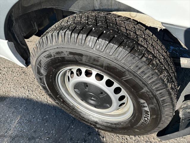 Photo of 2021 White Mercedes-Benz Sprinter 2500