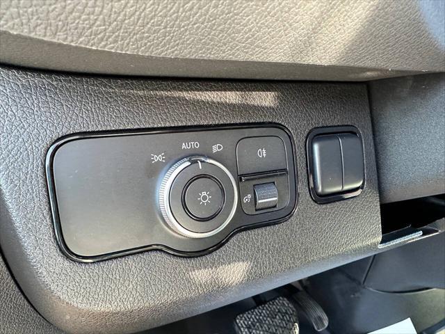 Photo of 2021 White Mercedes-Benz Sprinter 2500