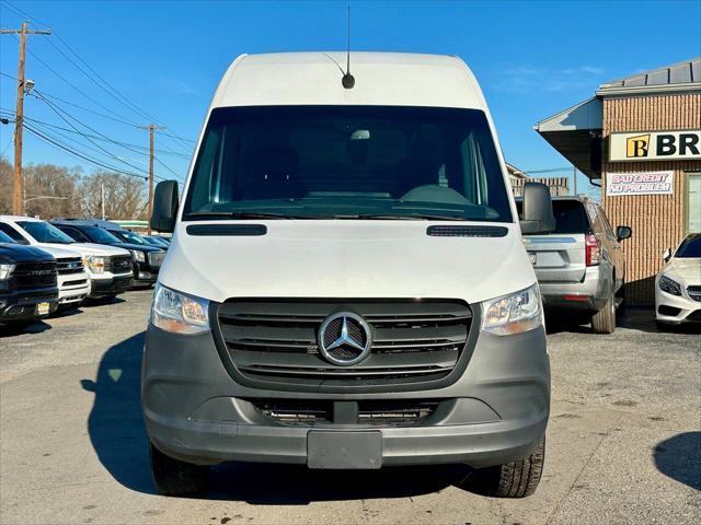 Photo of 2021 White Mercedes-Benz Sprinter 2500