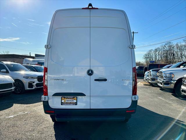 Photo of 2021 White Mercedes-Benz Sprinter 2500