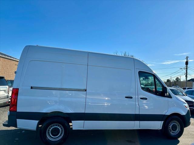 Photo of 2021 White Mercedes-Benz Sprinter 2500