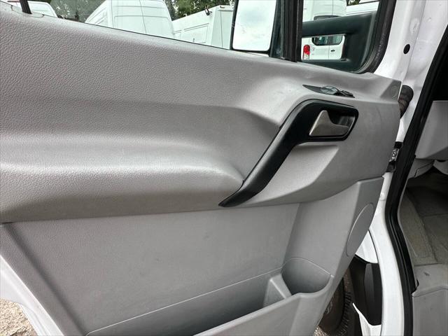 Photo of 2016 Arctic White Mercedes-Benz Sprinter