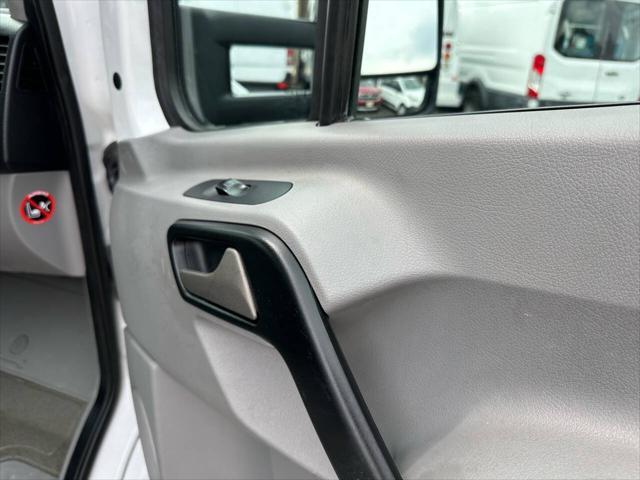 Photo of 2016 Arctic White Mercedes-Benz Sprinter