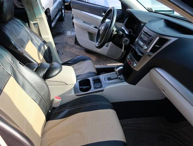 Photo of 2012 Crystal Black Silica Subaru Outback