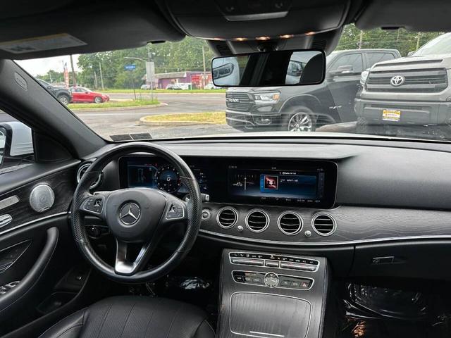 Photo of 2018 White Mercedes-Benz E-Class