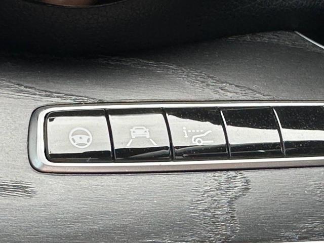 Photo of 2018 White Mercedes-Benz E-Class