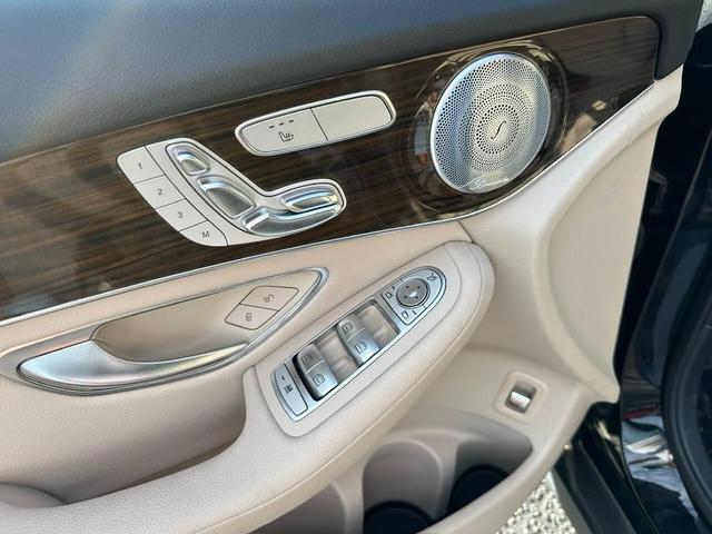 Photo of 2016 Black Mercedes-Benz GLC 300