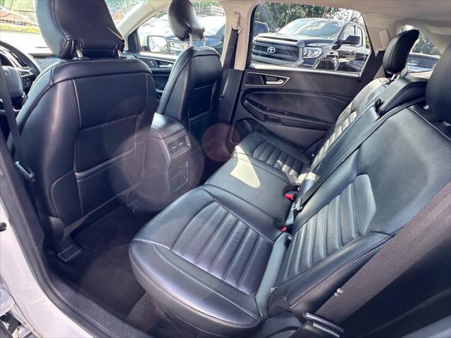 Photo of 2016 Magnetic Metallic Ford Edge