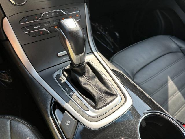 Photo of 2016 Magnetic Metallic Ford Edge