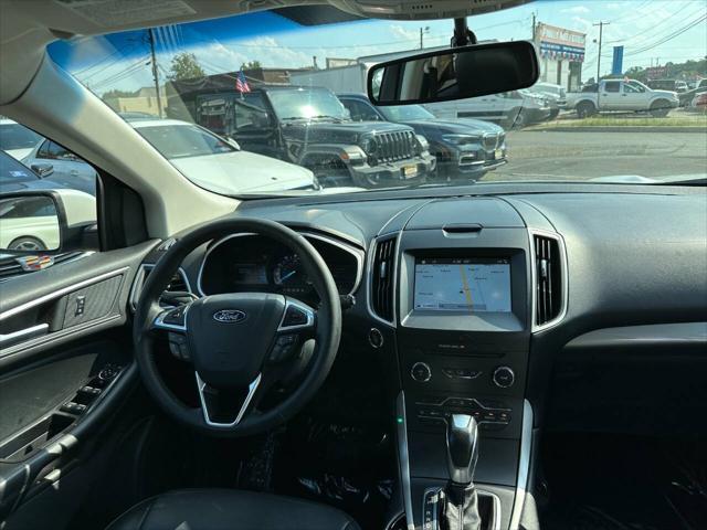 Photo of 2016 Magnetic Metallic Ford Edge