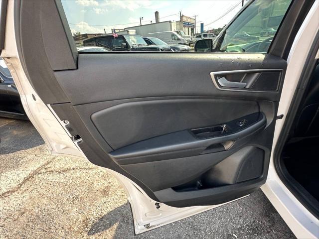 Photo of 2016 Magnetic Metallic Ford Edge