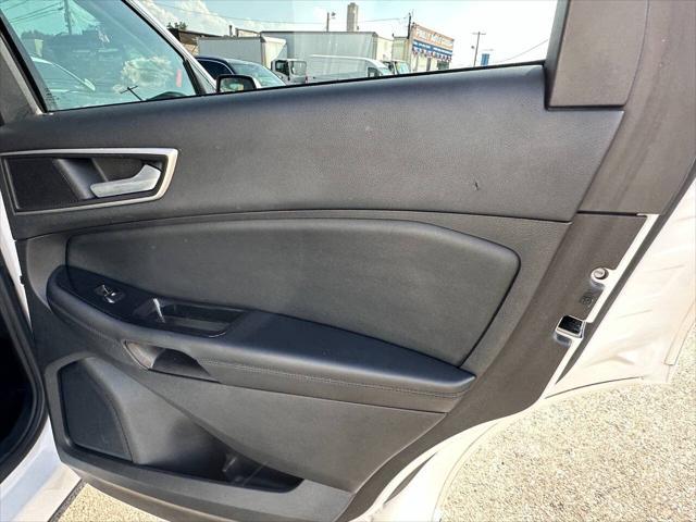 Photo of 2016 Magnetic Metallic Ford Edge