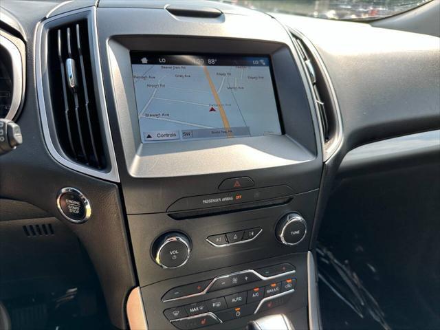 Photo of 2016 Magnetic Metallic Ford Edge