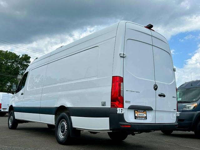 Photo of 2019 White Mercedes-Benz Sprinter 3500XD