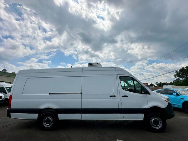 Photo of 2019 White Mercedes-Benz Sprinter 3500XD