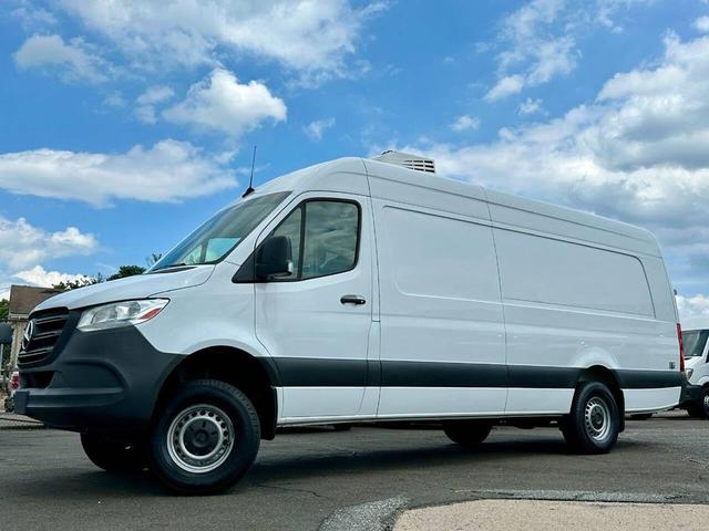 Photo of 2019 White Mercedes-Benz Sprinter 3500XD