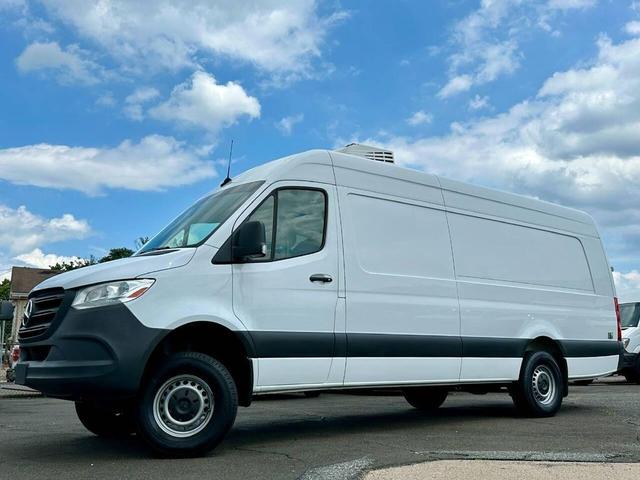 Photo of 2019 White Mercedes-Benz Sprinter 3500XD