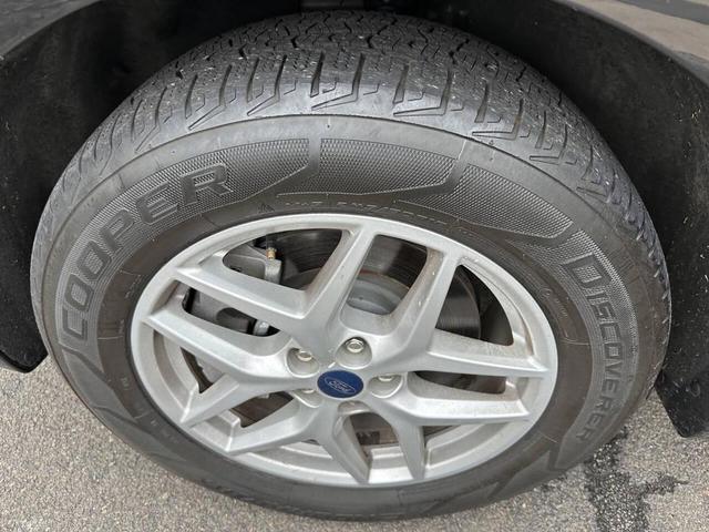 Photo of 2024 Agate Black Metallic Ford Edge