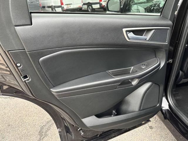 Photo of 2024 Agate Black Metallic Ford Edge