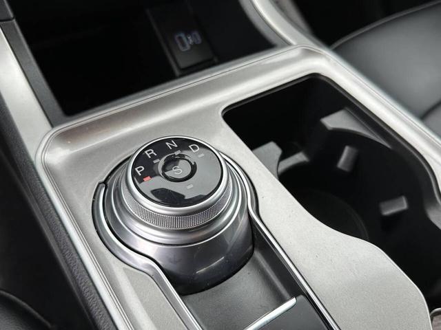 Photo of 2024 Agate Black Metallic Ford Edge