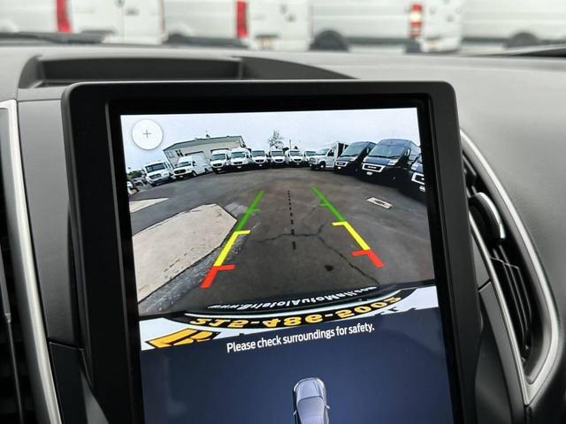 Photo of 2024 Agate Black Metallic Ford Edge