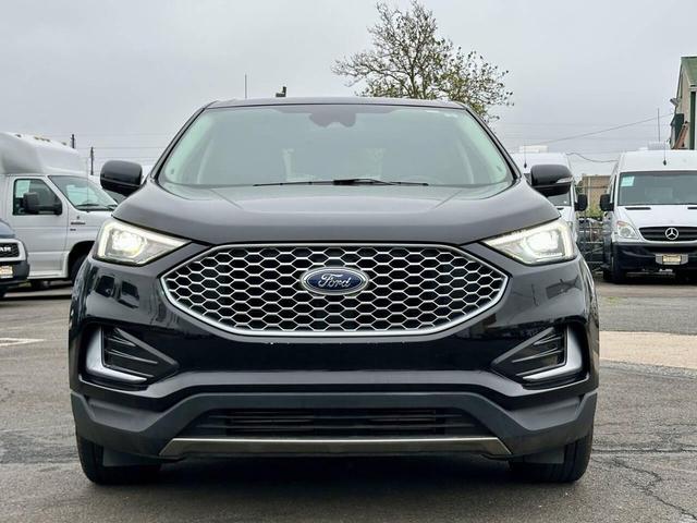 Photo of 2024 Agate Black Metallic Ford Edge