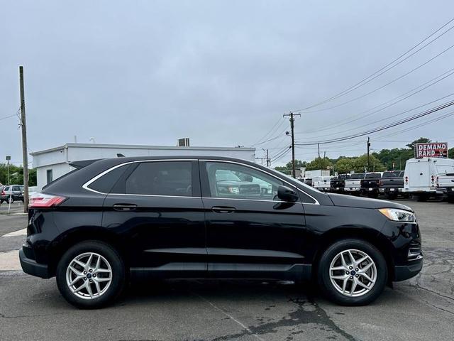 Photo of 2024 Agate Black Metallic Ford Edge