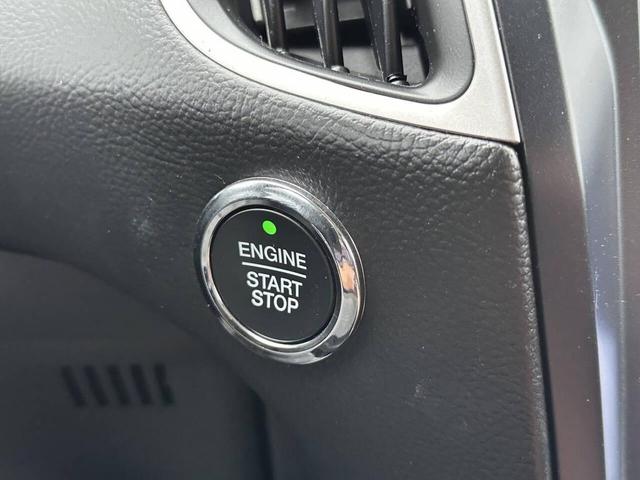 Photo of 2024 Agate Black Metallic Ford Edge