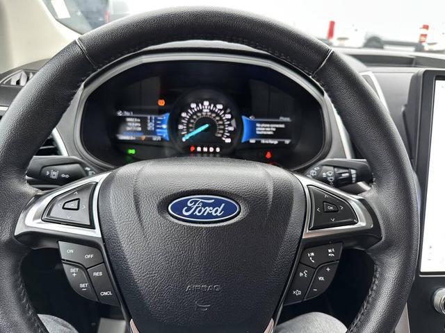 Photo of 2024 Agate Black Metallic Ford Edge