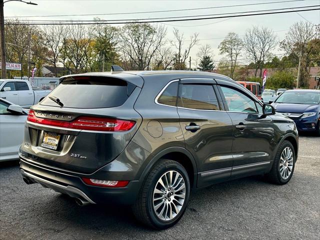 Photo of 2017 Magnetic Gray Metallic Lincoln MKC